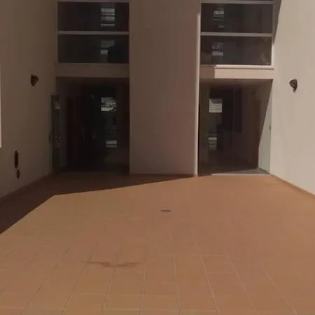 Appartamento Modern 3 Bedroom Pool View. *