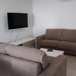 Modern 3 Bedroom Pool View. * البوفيرا