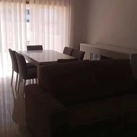 Apartament Modern 3 Bedroom Pool View.