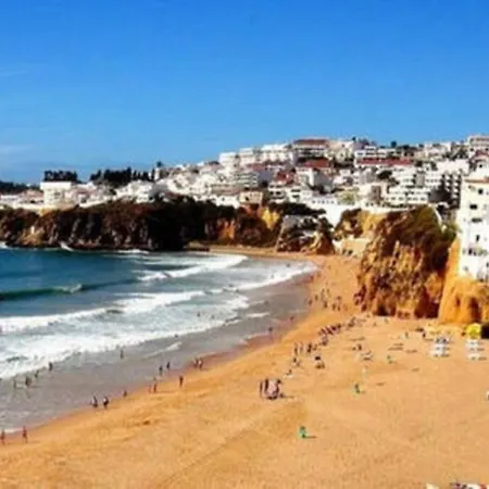 Modern 3 Bedroom Pool View. Apartament Albufeira