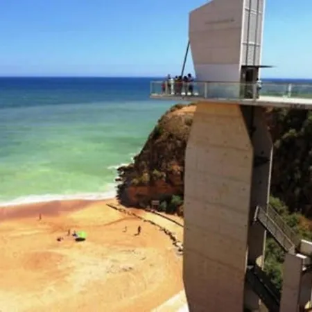 Modern 3 Bedroom Pool View. Lägenhet Albufeira